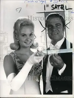 1969 Press Photo Judith Anne Ford & Bert Parks On NBC's The Miss America Pageant • $15.99