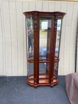 64524   Mahogany PULASKI Furniture Bow Glass Curio Cabinet • $625