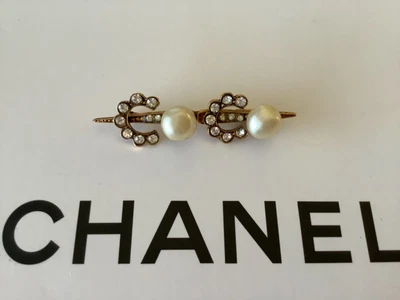 $499 • Buy Rare Vintage Chanel Gripoix Glass Pearl And Crystal Coco Pin