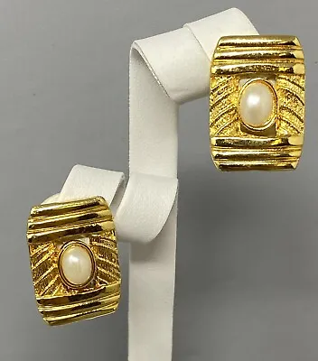 Vintage Gold Tone Faux Pearl Cabochon Earrings Textured Ornate Classic MCM 1  • $11.99