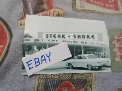 STEAK N SHAKE RESTAURANT/DRIVE-IN FROM 60s GLOSSY B&W 4X6 PHOTO BRAND NEW • $4.99