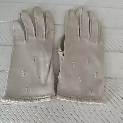 Old Vintage 1950s White Gloves Detailed Stitching Needs Some TLC 50s Unbranded • $8.99