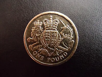 £1 Coin British 2015 ROYAL COAT OF ARMS • £2.50