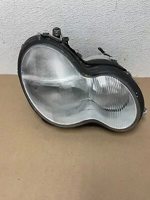 2001-2004 Mercedes-Benz C Class Halogen Right Passenger Headlight OEM 863P DG1 • $49.95