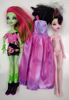 2013 Monster High Venus McFlytrap Music Festival + Art Class Draculaura-Details • $49.95