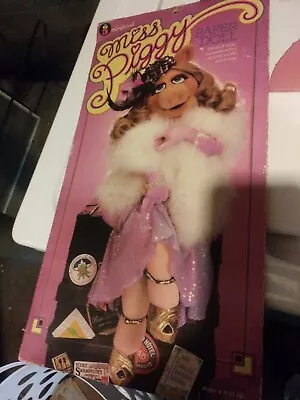 Miss Piggy Paper Doll Stand Up Complete W/6 Outfits And 6 Wigs 1980 • $15