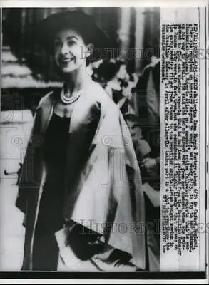 1959 Press Photo Dame Margot Fonteyn Hears News Of Jailed Husband • $19.99