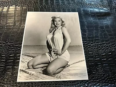 #488 BETTIE BROSMER 8x10 B&W PINUP PHOTO • $25.29