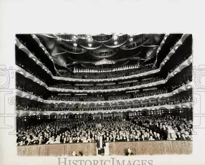 1971 Press Photo Attendees Seated At The Metropolitan Opera In New York • $9.99