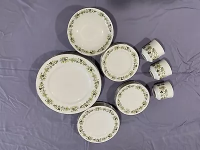 Royal Doulton 33 Pc Dinner Set • $400