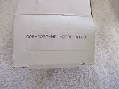 NIB VERSA Pneumatic Solenoid Valve    CGS-4232-NB1-228L-A120 • $89