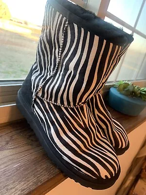 UGG Classic Short Black/White Zebra Genuine Exotic Calf Hair Boot Size 8 • $105