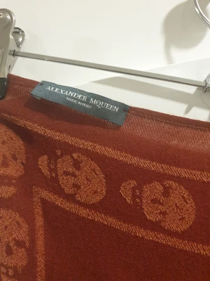 $125 • Buy Alexander McQueen Red Wool Blend Classic Skull Scarf