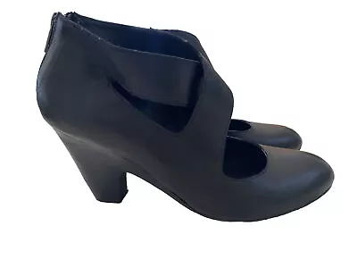 Django & Juliette Catty Heels Black Leather Sz 39 EC • $50