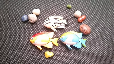 $5.99 • Buy 3 Plastic Fish & Pebbles From Sharper Image Aqua Frame & Paperwork