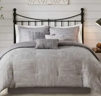 Madison  Park-5 Piece- Queen- Comforter Set-New • $45