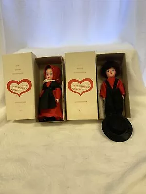 Vintage Pair Of Amish Children Red/Black Clothes “New In Box”  • $17.10