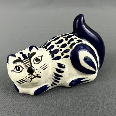 £19.07 • Buy Mexico Pottery Cat Figurine 4 In Long White Black Blue Matte Base Glossy Accents