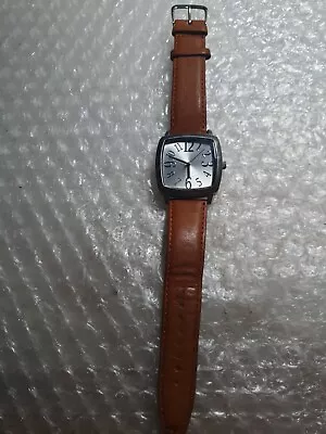 £0.99 • Buy Brown Leather Watch. New Battery Fitted. Great Condition. 
