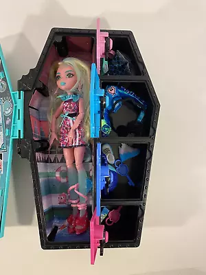 Monster High Skulltimate Secrets LAGOONA BLUE Coffin Case (Near Complete) • $22.99