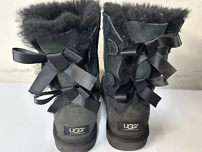 UGG Bailey Bow II Black Suede Sheepskin Lined Ankle Boots Women’s Size 6 • $30