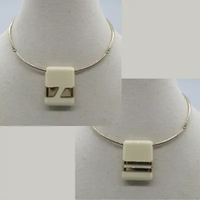 Avon VTG Reversible Pendant Choker Necklace 13.5 To17.5  Ivory Color Gold Tone • $19.99