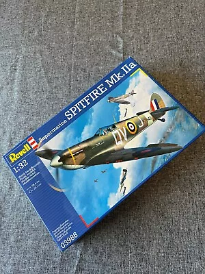 Revell 1/32 3986 Supermarine Spitfire Mk.IIa • £10