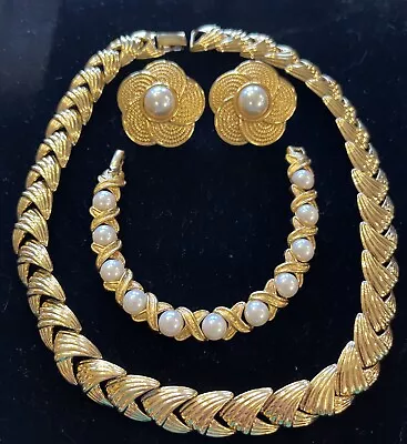 Vintage Napier Chunky Gold Necklace Pearl Cabochon Bracelet Clip On Earrings Set • $37.99