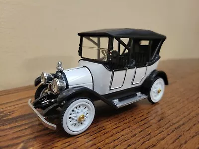 NATIONAL MOTOR MUSEUM MINT 1915 CHEVY 5 PASSENGER BABY GRAND 1:32 White • $5.99