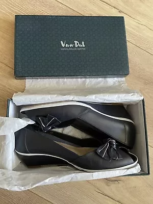 Ladies Shoes - Navy &White VAN DAL 100% Leather Bow Front Peep Toe Wedge -Size 8 • £20