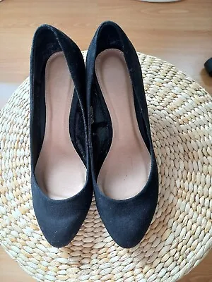£5.99 • Buy Ladies Black Suede Low Heel Court Shoes Size 4 (Matalan) Good Condition 