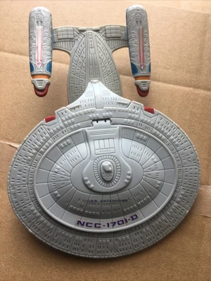 £17.99 • Buy Star Trek Uss Enterprise 1701-d + Picatd Figure In Flip Open Bridge