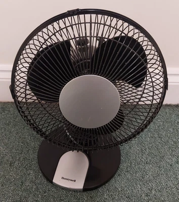 £10.99 • Buy Used Honeywell Two Speed Table Top Fan 25cm (10 Inch Diameter)