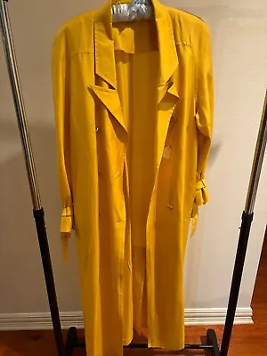 Beautiful And Vibrant Yellow Vintage 100%  Silk Day Coat • $75