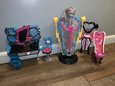 MONSTER HIGH DOLL FURNITURE MIXED LOT Vanity Chairs  Bath Recharge Chamber Doll • $75