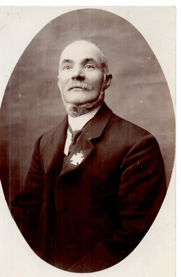 £1 • Buy VINTAGE PHOTOGRAPH Postcard: EDWARDIAN MAN WITH MOUSTACHE & NECK BEARD Badge