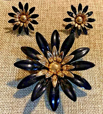 Vintage Sarah Coventry Black Enamel Daisy Flower Brooch & Earring Set 1960's • $19.99