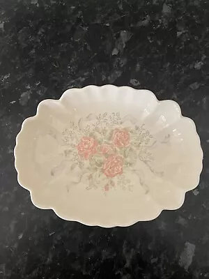 Hadida Fine Bone China Floral Ruffle Edge Trinket Soap Dish Collectible  • £4