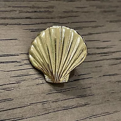 Seashell Sea Shell Ocean Gold Tone Vintage Lapel Pin • $5