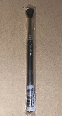£10.50 • Buy M.A.C Cosmetics - 224 Eyeshadow Blending Brush - Brand New