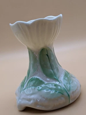 £16.50 • Buy Unusual Flower Shaped Belleek Elm Leaf Spill Vase 