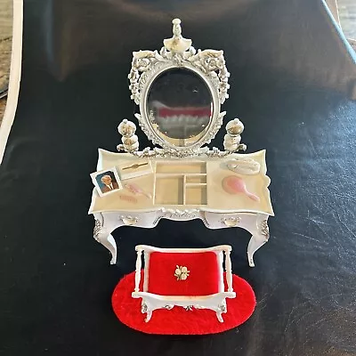 Vintage 1964 Barbie Suzy Goose Vanity & Benchphonepicturebrushcombmirror • $19.99