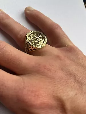 9ct Gold St George Coin Ring With Rare Diamond Insets • £100