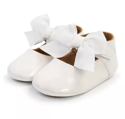 Beautiful Little Girls White Pram Shoes With Bows Size 0-6 Months #pramshoes • £6.99