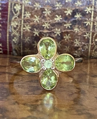 £134 • Buy Stunning Ladies Vintage 9ct Gold & Peridot Flower Ring, Size O, 2.3g
