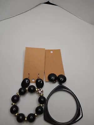 Vintage Acrylic Bracelet And Earrings Lot - One Size - Black • $21.78