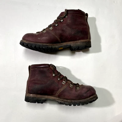 £50 • Buy Hawkins Northampton YHA Peak Climbing Boots Size 7