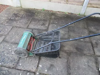 QUALCAST PANTHER 30 Push Lawn Mower With Collection Box • £5