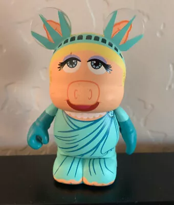 DISNEY Park Vinylmation 3  Set 3 Muppets Miss Piggy Statue Of Liberty  • $9