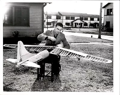 LG56 1955 Original Photo AIRMAN'S HOLIDAY MAJ JOHN VANDERPOEL MODEL B-36 BOMBER • $20